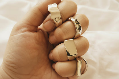 Gaia signet ring stor