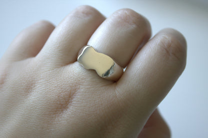 Gaia signet ring stor